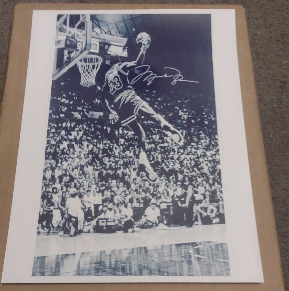 MICHAEL AIR JORDAN CHICAGO BULLS BASKETBALL 8.5x11 ULTRA GLOSSY B&W WALL POSTER